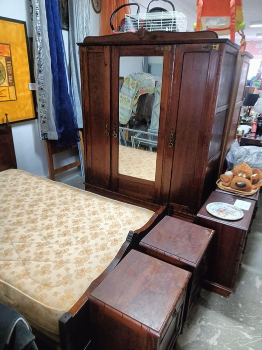 Mobília de quarto estilo antigo