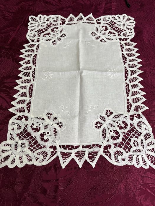 Pano bordado com 51cm