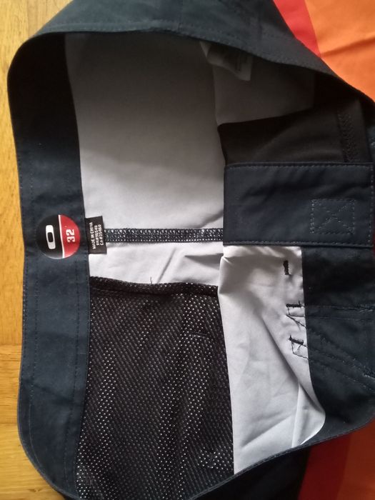 Oakley szorty kąpielowe rozmiar 32