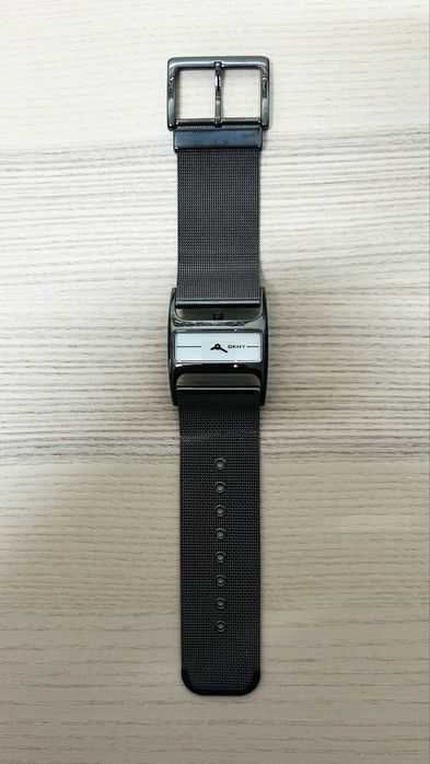 Relogio DKNY senhora novo