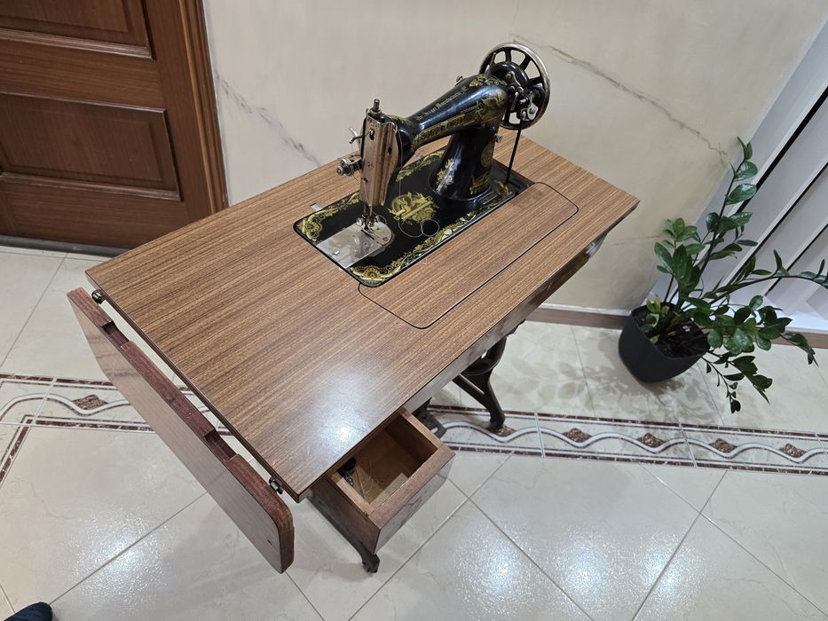 Máquina de Costura Singer