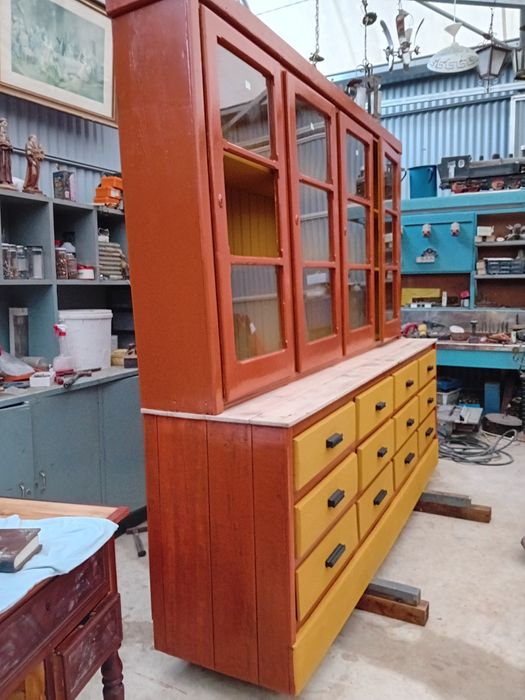 Lindo Movel antigo estilo antigo mas muito atualizado