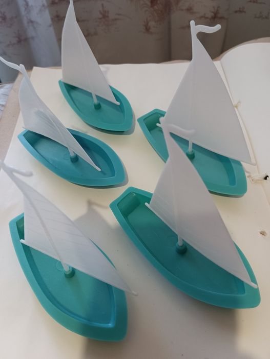 Парусник -яхта, игрушка СССР новые, пять штук 130 гр..