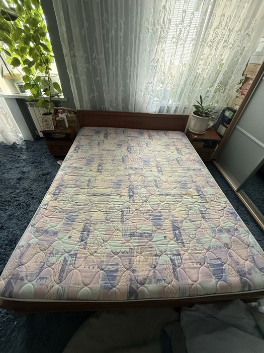 Продам матрац 160/200