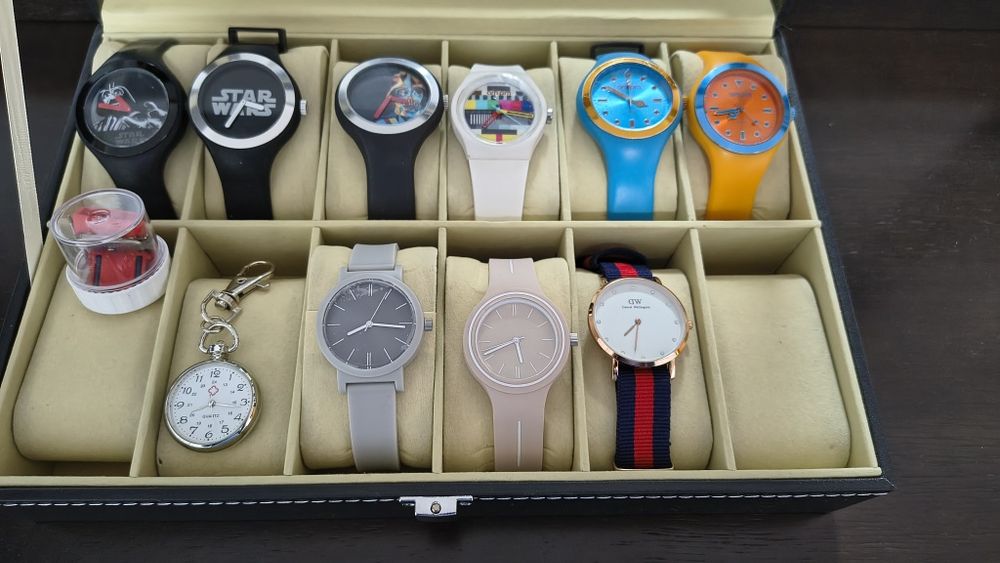Zegarki damskie 10 sztuk, etui, pudełko, organizer na zegarki.