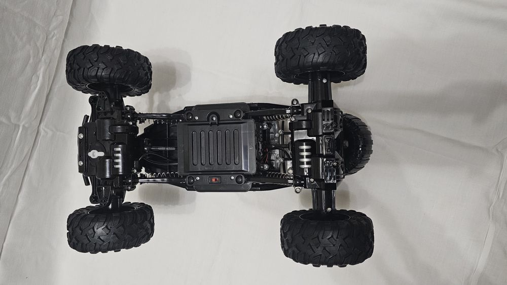 Машинка на пульту