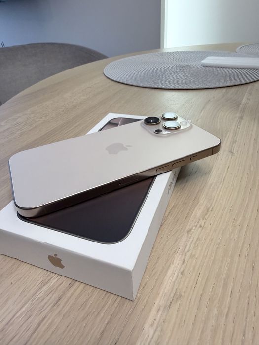 Продам свій  iPhone 16 Pro Max 256Gb стан ідеальний