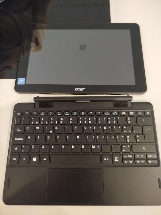 Vendo duas tabletes a funcionar só o encaixe é que está partido