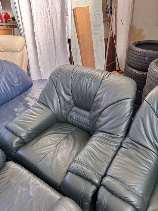 Мʼякий кутовий диван шкіряний з двома Кріслами комплект