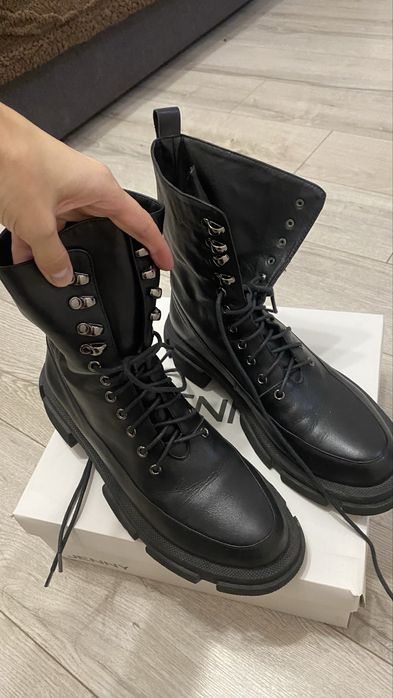 Продам демісезоніні шкіряні чоботи. Розмір 40