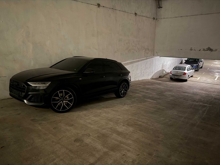 220V Подобово Помісячно Довгостроково підземний паркінг, поруч з метро