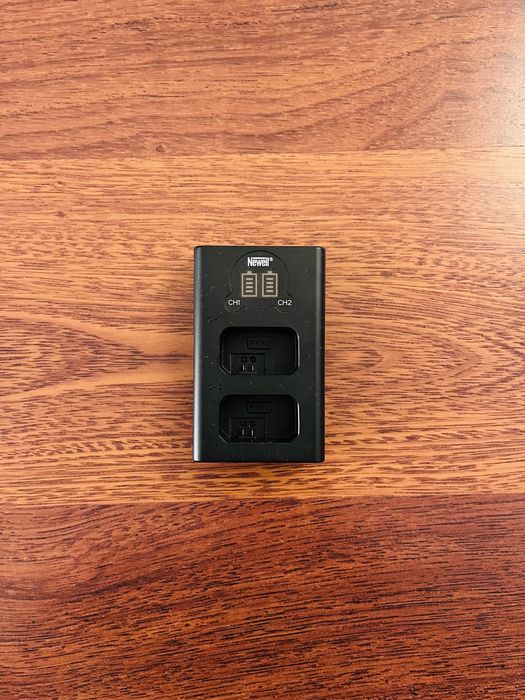 Podwójna ładowarka NEWELL USB-C do Sony A6500
