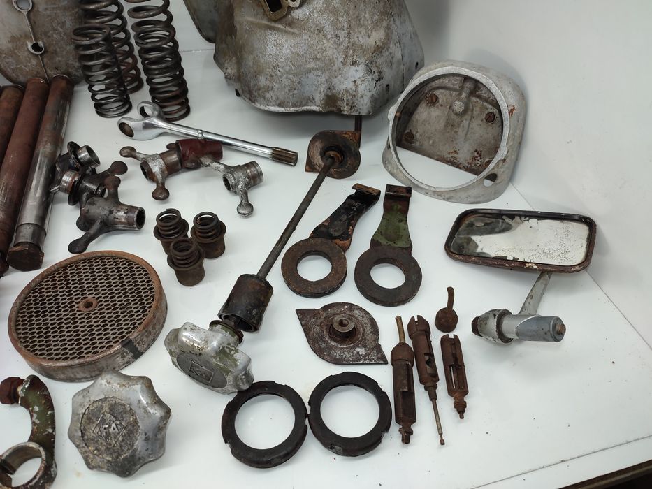 Części silnikowe karoserii IFA MZ BK 350