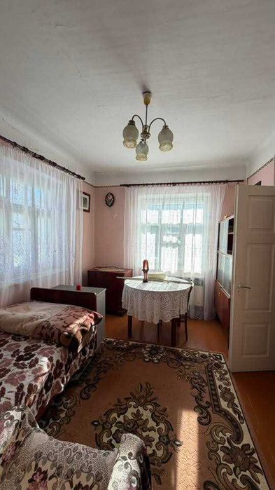 Продаж будинку біля Кременця