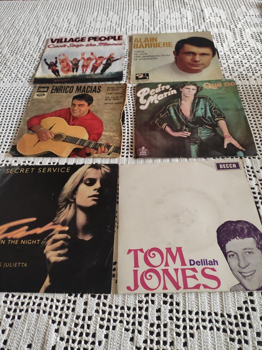 Vinyl Records423324915765749763