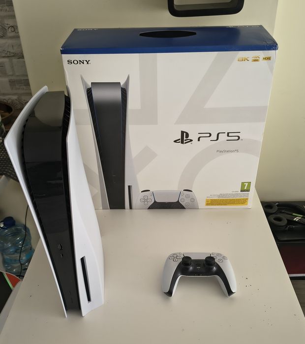 Ps5 z napędem w bardzo dobrym stanie