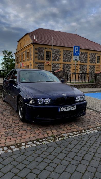 BMW E39 520i sedan