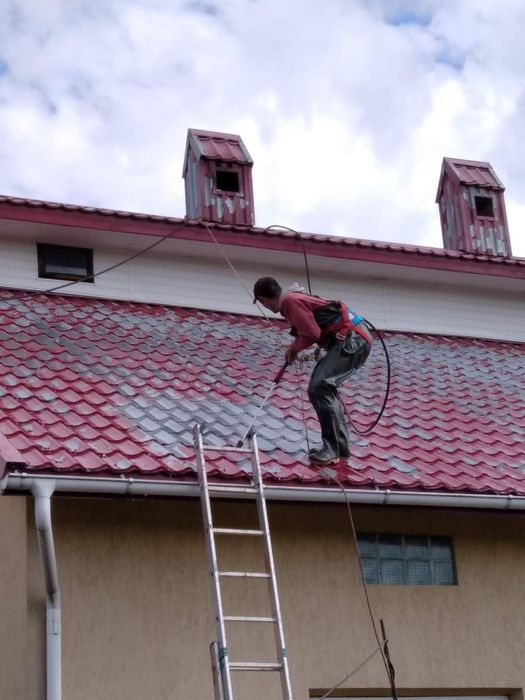 Миття та фарбування дахів.бруківки.фасадів