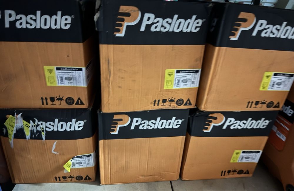 Vendo PASLODE Pneumática CNP65.1 + 6 caixas pregos