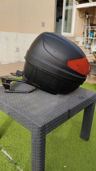 Mala moto givi em perfeita condição + suporte