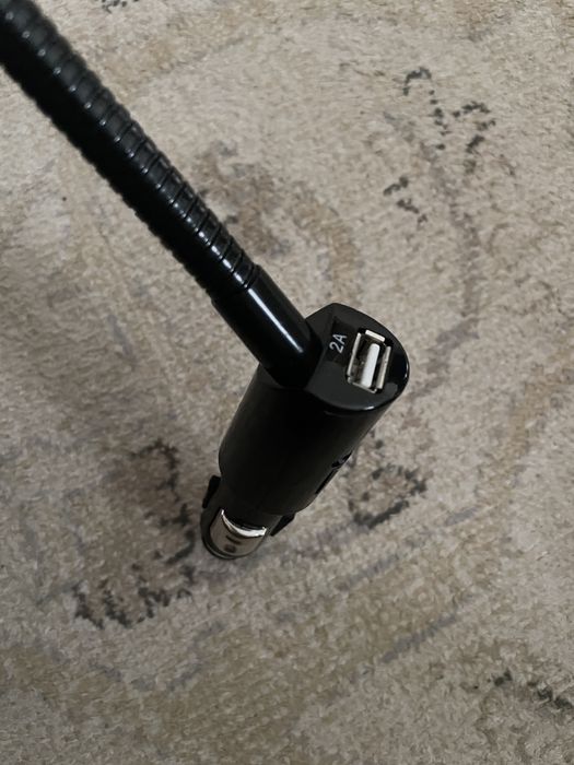 Uchwyt na telefon w gniazdo zapalniczki z wyjściem USB FOREVER