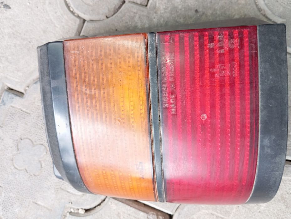 Продам  ліхтар задній лівийна універсал пасат б3