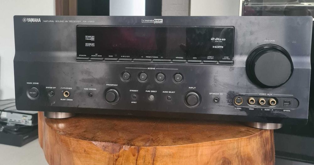 Yamaha RX-V663 amplituner