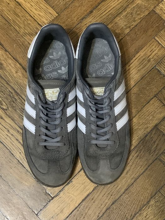 adidas spezial сірі