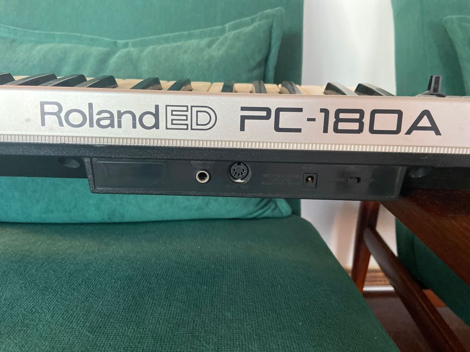 Vendo teclado Midi Roland ED PC-180A.