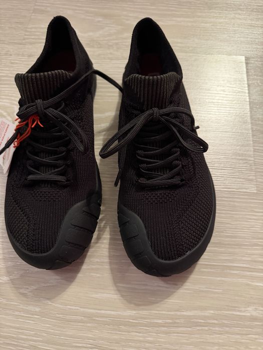 Ténis Camper pretos novos