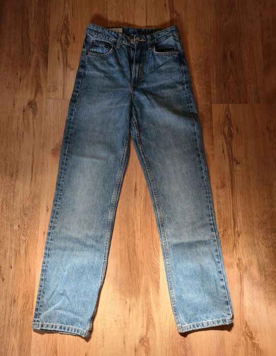 Jeansy z szerokimi nogawkami