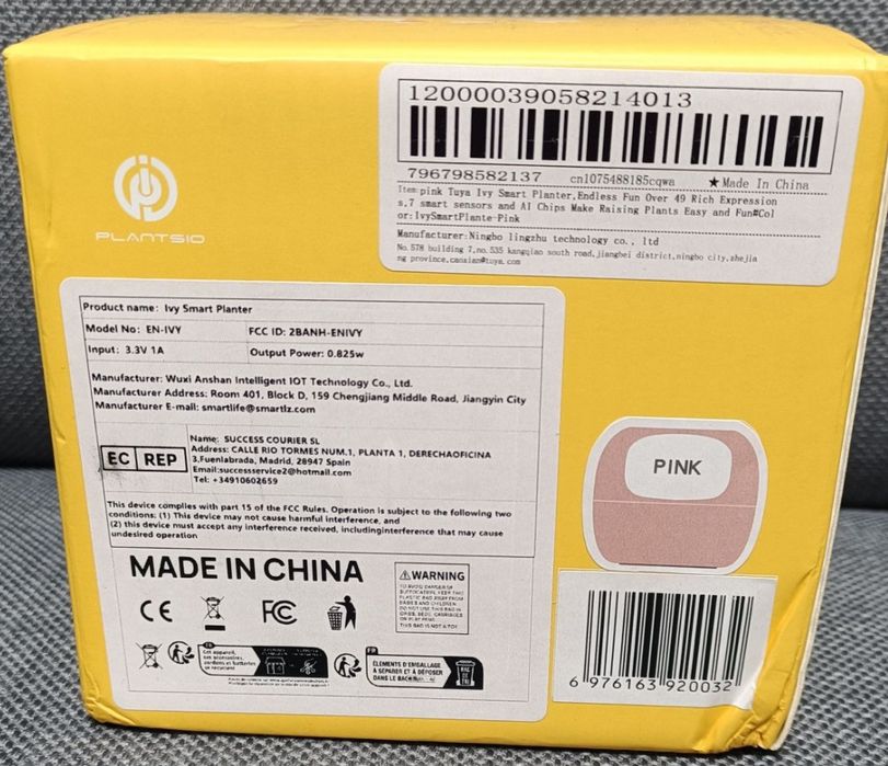 Интерактивный умный горшок для растений Ivy Smart Planter.