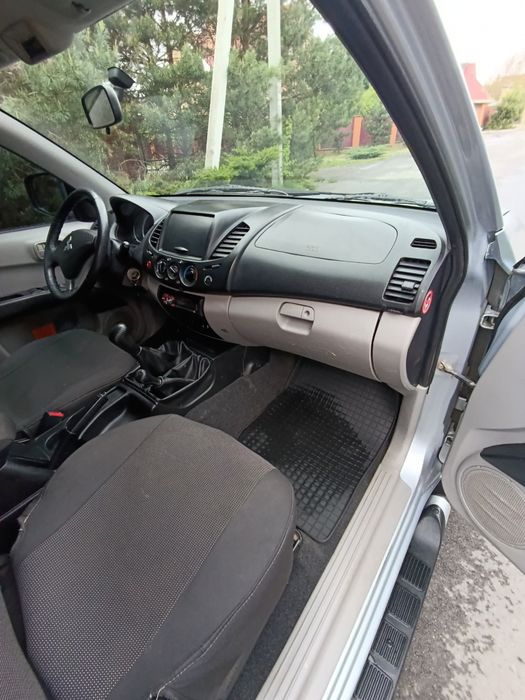 Mitsubishi L200 2013,