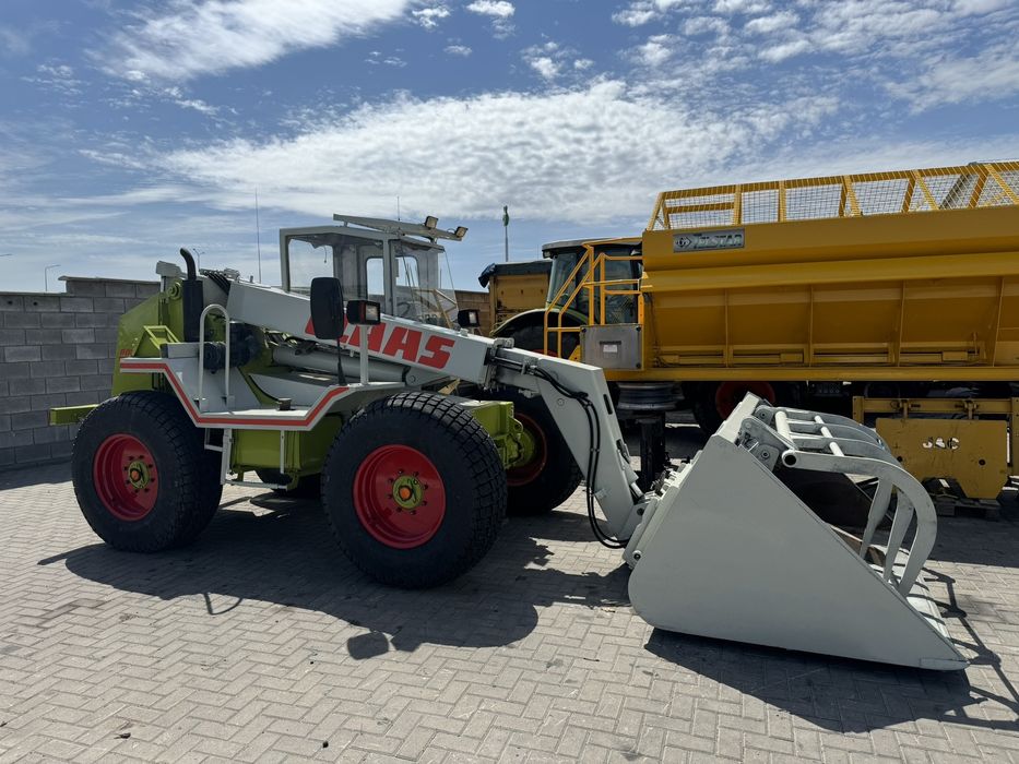 Навантажувач claas Ranger 907