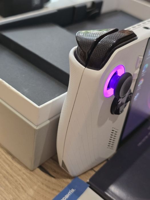 Asus ROG ally Z1 extreme 512gb