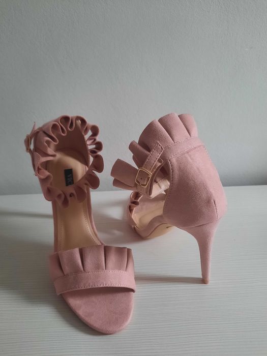 Buty szpilki w kolorze brudny róż