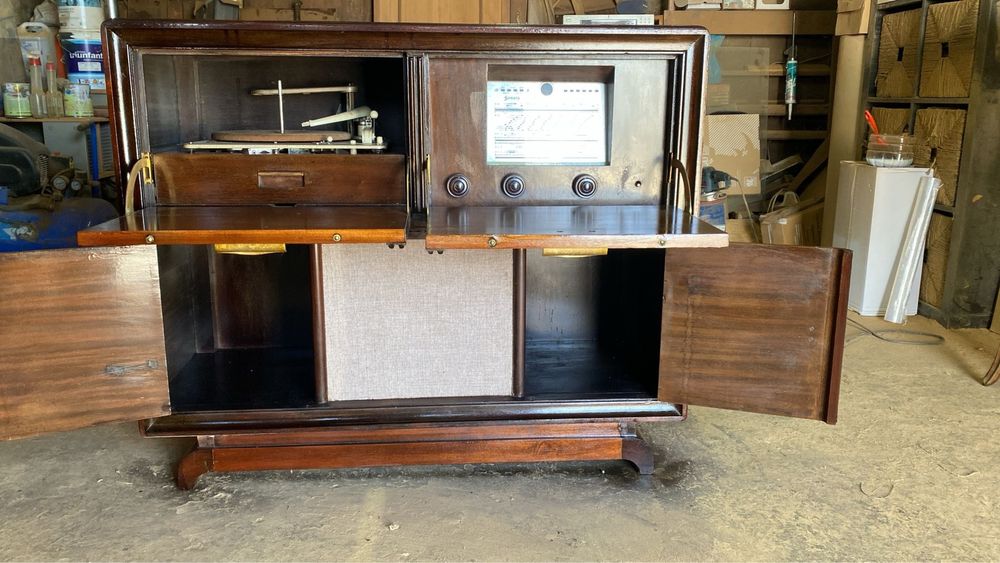 Rádio gira discos SONORA EXCELLENCE 601 móvel (1960, restaurado)