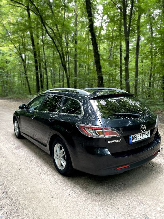 Мазда 6 2010 року