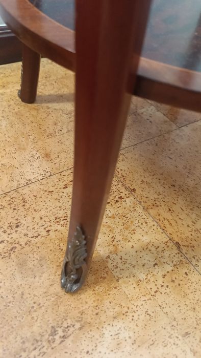Mesa de centro ou de apoio estilo D. João V