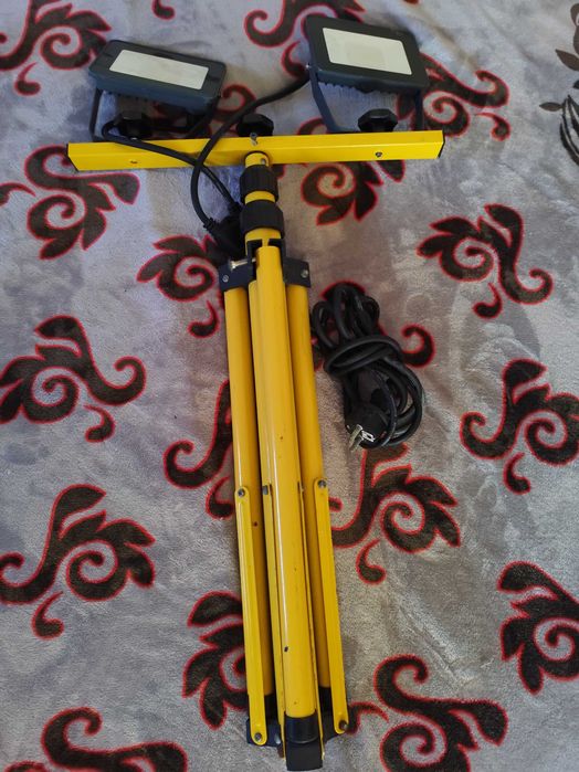 Projetor Exterior Duplo - Construção Civil