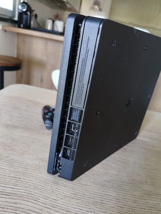 Ps4 slim impecável.
