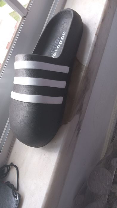 Vende-se Crocs da marca Adidas