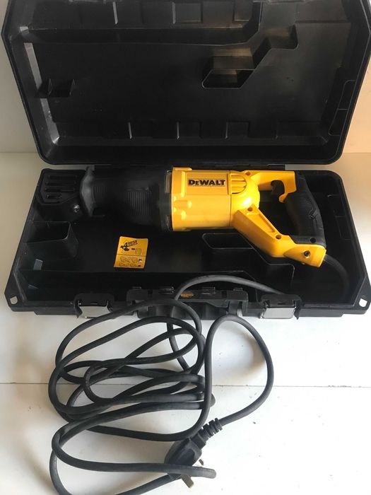 Пила шабельна DeWalt DWE305PK-GB,1100 Вт. з Англії