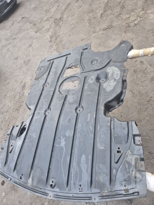 Osłona błotna płyta pod silnik Bmw 3 E90 E91 E92
