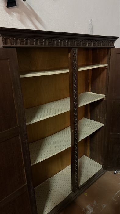 movel antigo em bom estado