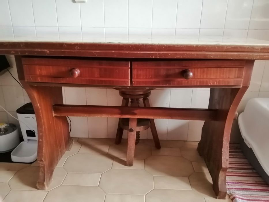 Mesa de cozinha.