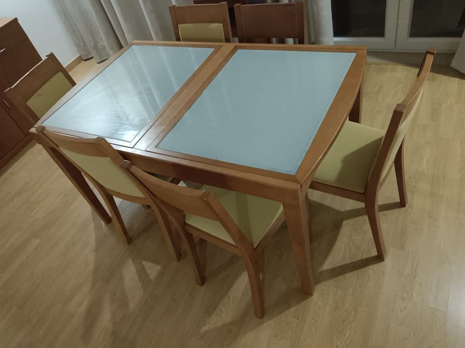 Mesa extensível+ 6 cadeiras