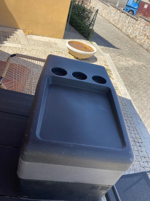 Vendo 2 frigoríficos em bom estado