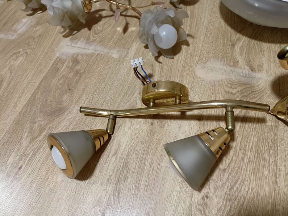 Люстры , бра с лампами