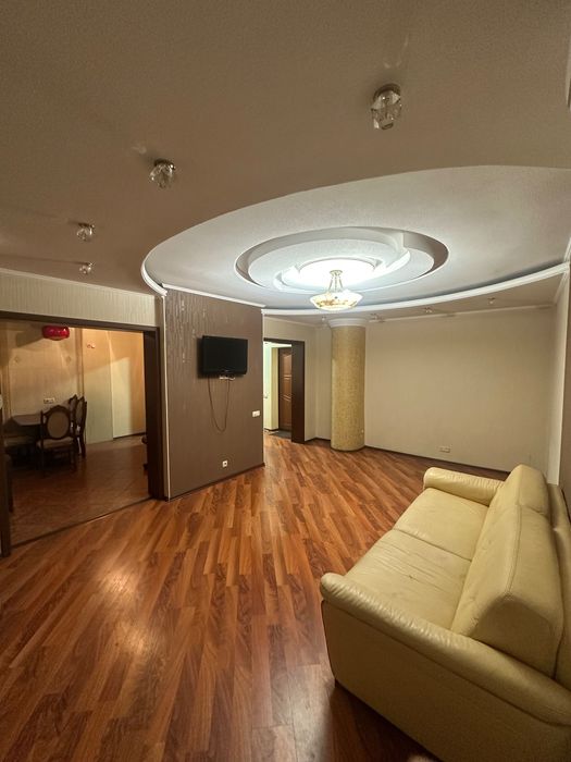 Продам просторную Зх комн. квартиру пр. Аэрокосмический, 41/2